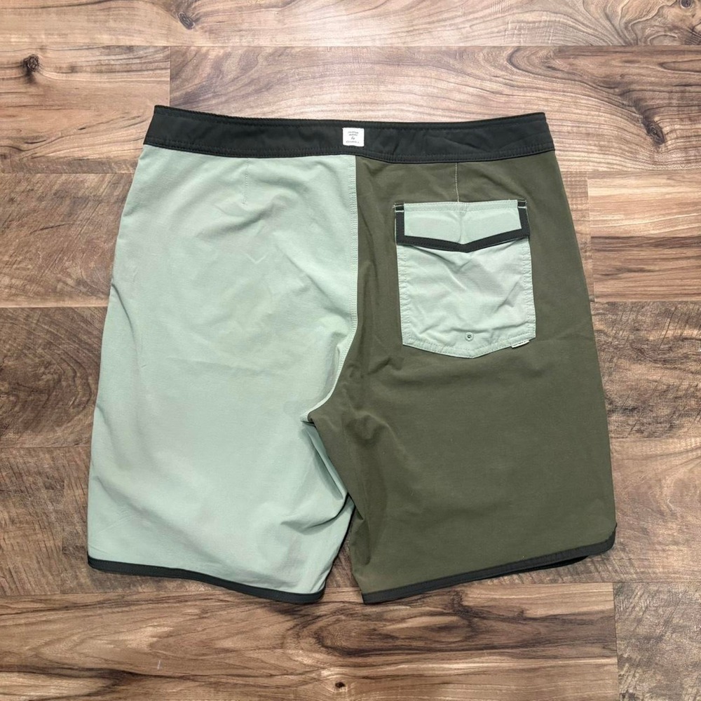 O'Neill Two-Tone Green & Olive Men's Board Shorts